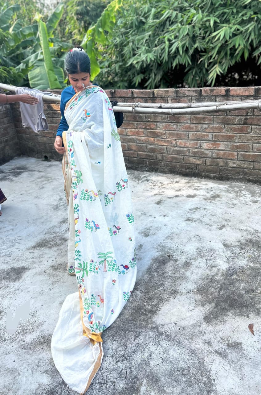 405  Handcrafted Sujini Embroidery Saree – White with Multicolor Folk Art Motifs | Bihar Handloom